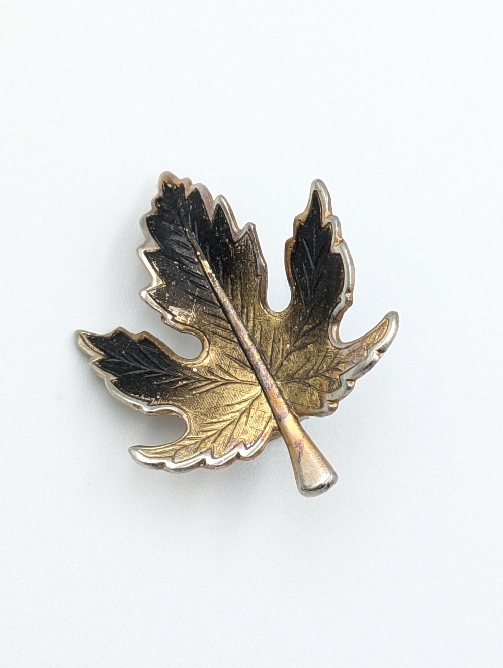 Vintage maple leaf brooch pin Canada